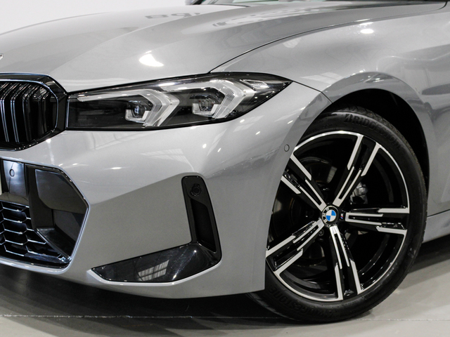 BMW Serie 3 318d color Gris. Año 2024. 110KW(150CV). Diésel. En concesionario Barcelona Premium -- GRAN VIA de Barcelona