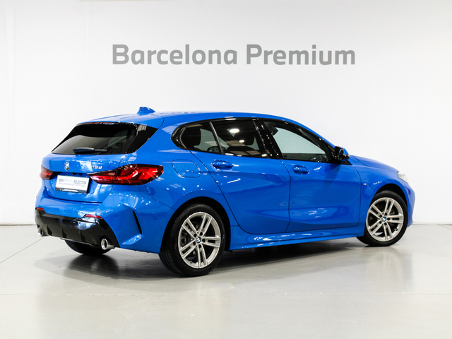 BMW Serie 1 118d color Azul. Año 2024. 110KW(150CV). Diésel. En concesionario Barcelona Premium -- GRAN VIA de Barcelona