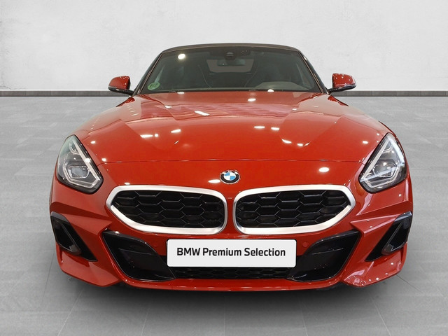 BMW Z4 sDrive20i Cabrio color Rojo. Año 2024. 145KW(197CV). Gasolina. En concesionario Enekuri Motor de Vizcaya