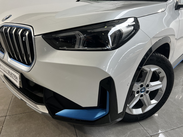 Foto 6 BMW iX1 xDrive30 230 kW (313 CV)