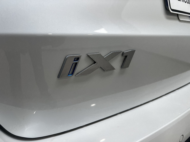 Foto 14 BMW iX1 xDrive30 230 kW (313 CV)