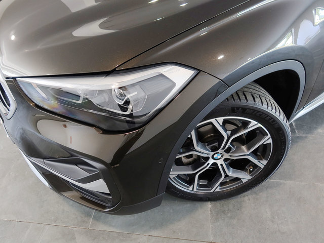 BMW X1 sDrive18d color Verde. Año 2021. 110KW(150CV). Diésel. En concesionario Autogal de Ourense