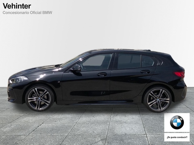 BMW Serie 1 118d color Negro. Año 2024. 110KW(150CV). Diésel. En concesionario Vehinter Getafe de Madrid