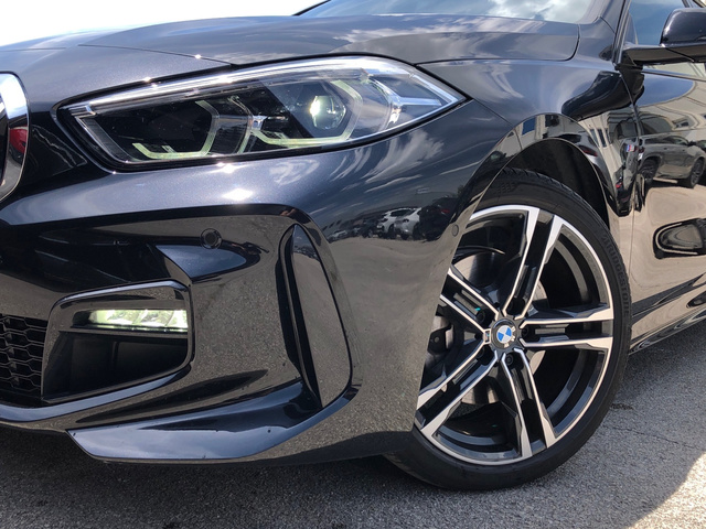 BMW Serie 1 118d color Negro. Año 2024. 110KW(150CV). Diésel. En concesionario Vehinter Getafe de Madrid