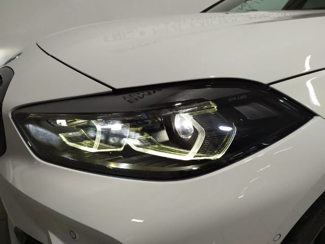 BMW Serie 1 M135i color Blanco. Año 2021. 225KW(306CV). Gasolina. En concesionario Hispamovil, Orihuela de Alicante