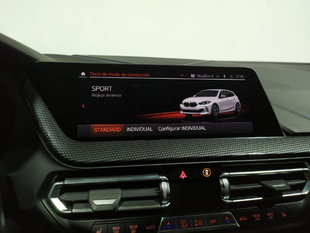 BMW Serie 1 M135i color Blanco. Año 2021. 225KW(306CV). Gasolina. En concesionario Hispamovil, Orihuela de Alicante