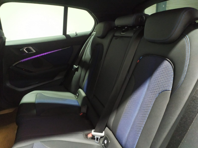 BMW Serie 1 118i color Gris. Año 2019. 103KW(140CV). Gasolina. En concesionario Hispamovil Elche de Alicante