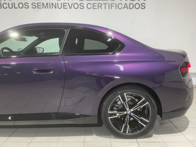 BMW Serie 2 220d Coupe color Violeta. Año 2023. 140KW(190CV). Diésel. En concesionario Hispamovil Elche de Alicante