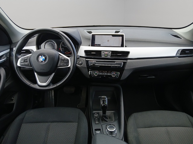 BMW X1 sDrive18d color Blanco. Año 2019. 110KW(150CV). Diésel. En concesionario GANDIA Automoviles Fersan, S.A. de Valencia