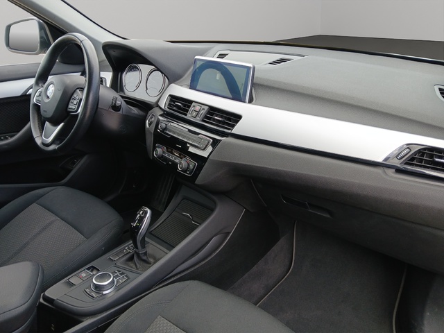 BMW X1 sDrive18d color Blanco. Año 2019. 110KW(150CV). Diésel. En concesionario GANDIA Automoviles Fersan, S.A. de Valencia