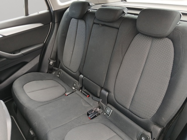 BMW X1 sDrive18d color Blanco. Año 2019. 110KW(150CV). Diésel. En concesionario GANDIA Automoviles Fersan, S.A. de Valencia