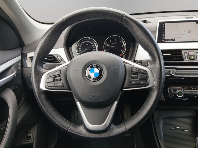 BMW X1 sDrive18d color Blanco. Año 2019. 110KW(150CV). Diésel. En concesionario GANDIA Automoviles Fersan, S.A. de Valencia