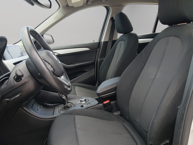 BMW X1 sDrive18d color Blanco. Año 2019. 110KW(150CV). Diésel. En concesionario GANDIA Automoviles Fersan, S.A. de Valencia