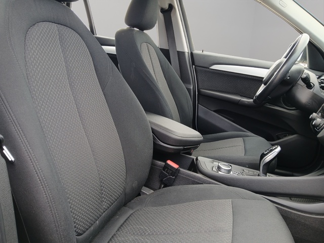 BMW X1 sDrive18d color Blanco. Año 2019. 110KW(150CV). Diésel. En concesionario GANDIA Automoviles Fersan, S.A. de Valencia