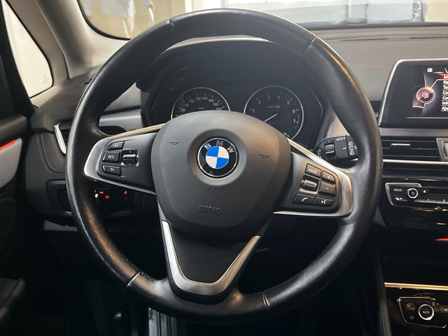 BMW Serie 2 218i Active Tourer color Gris. Año 2015. 100KW(136CV). Gasolina. En concesionario Murcia Premium S.L. AV DEL ROCIO de Murcia