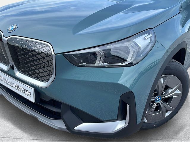 BMW iX1 xDrive30 color Verde. Año 2024. 230KW(313CV). Eléctrico. En concesionario Carteya Motor | Campo de Gibraltar de Cádiz