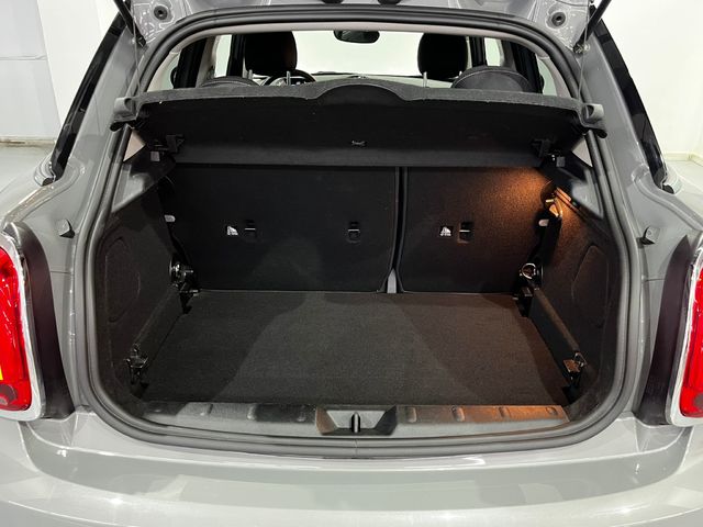 fotoG 10 del MINI MINI 5 Puertas Cooper 100 kW (136 CV) 136cv Gasolina del 2021 en Lleida