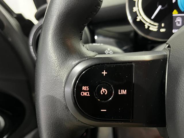 fotoG 12 del MINI MINI 5 Puertas Cooper 100 kW (136 CV) 136cv Gasolina del 2021 en Lleida