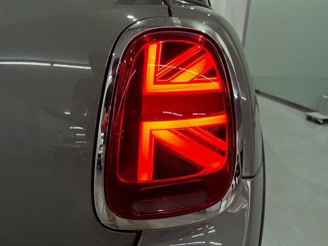 fotoG 21 del MINI MINI 5 Puertas Cooper 100 kW (136 CV) 136cv Gasolina del 2021 en Lleida