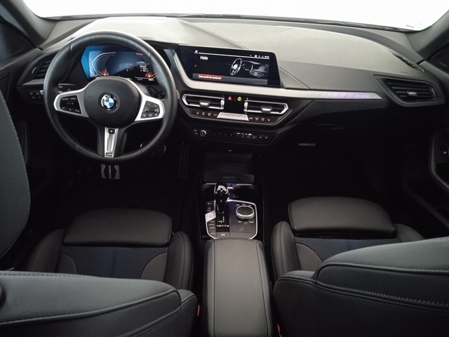 BMW Serie 2 220d Gran Coupe color Blanco. Año 2024. 140KW(190CV). Diésel. En concesionario ALBAMOCION CIUDAD REAL  de Ciudad Real