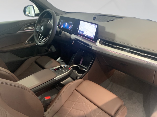 Foto 8 BMW iX1 xDrive30 230 kW (313 CV)