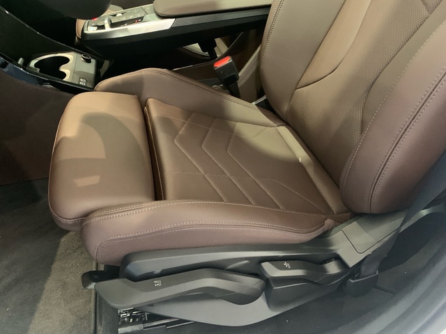 Foto 15 BMW iX1 xDrive30 230 kW (313 CV)