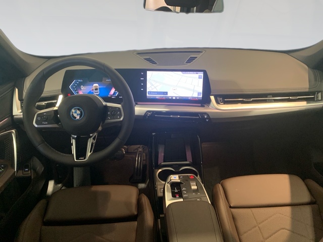 BMW iX1 xDrive30 color Blanco. Año 2025. 230KW(313CV). Eléctrico. En concesionario Automotor Premium Viso - Málaga de Málaga