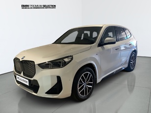 Fotos de BMW iX1 xDrive30 color Blanco. Año 2025. 230KW(313CV). Eléctrico. En concesionario Automotor Premium Viso - Málaga de Málaga