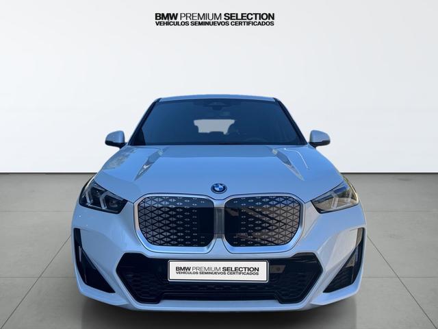BMW iX1 xDrive30 color Blanco. Año 2025. 230KW(313CV). Eléctrico. En concesionario Automotor Premium Marbella - Málaga de Málaga