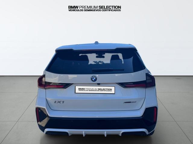 BMW iX1 xDrive30 color Blanco. Año 2025. 230KW(313CV). Eléctrico. En concesionario Automotor Premium Marbella - Málaga de Málaga