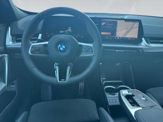 BMW iX1 xDrive30 color Blanco. Año 2025. 230KW(313CV). Eléctrico. En concesionario Automotor Premium Marbella - Málaga de Málaga