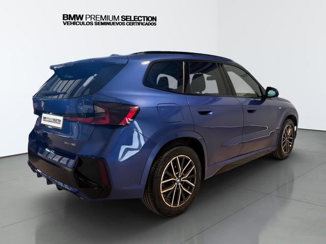 BMW iX1 xDrive30 color Azul. Año 2023. 230KW(313CV). Eléctrico. En concesionario Automotor Premium Viso - Málaga de Málaga