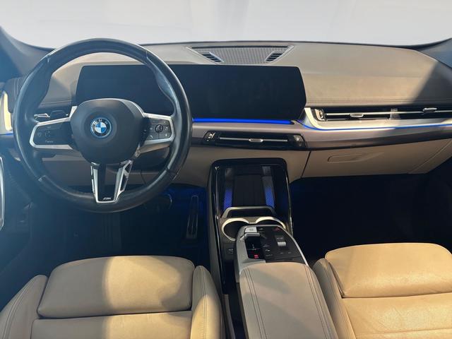 BMW iX1 xDrive30 color Azul. Año 2023. 230KW(313CV). Eléctrico. En concesionario Automotor Premium Viso - Málaga de Málaga