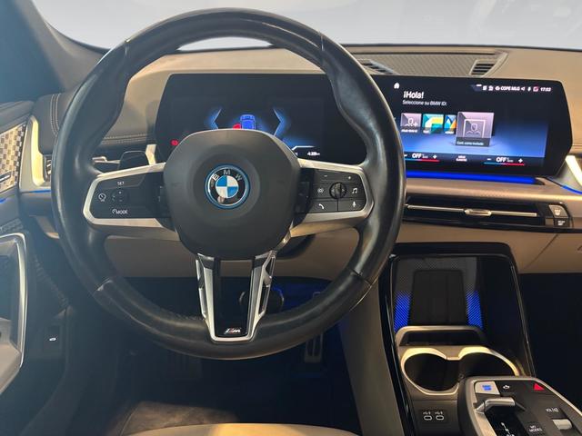 BMW iX1 xDrive30 color Azul. Año 2023. 230KW(313CV). Eléctrico. En concesionario Automotor Premium Viso - Málaga de Málaga