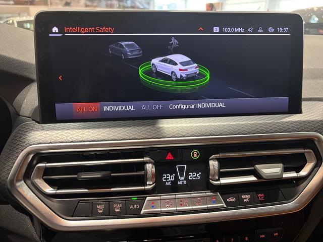 BMW X4 xDrive30d color Blanco. Año 2022. 210KW(286CV). Diésel. En concesionario Automotor Costa, S.L.U. de Almería