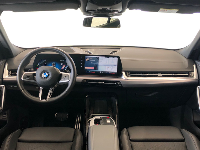 BMW X2 sDrive18d color Verde. Año 2024. 110KW(150CV). Diésel. En concesionario Vehinter Getafe de Madrid