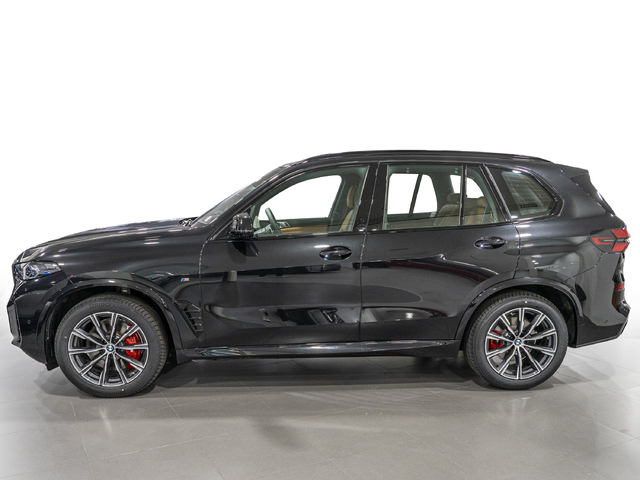BMW X5 xDrive40d color Negro. Año 2025. 259KW(352CV). Diésel. En concesionario Caetano Cuzco, Alcalá de Madrid
