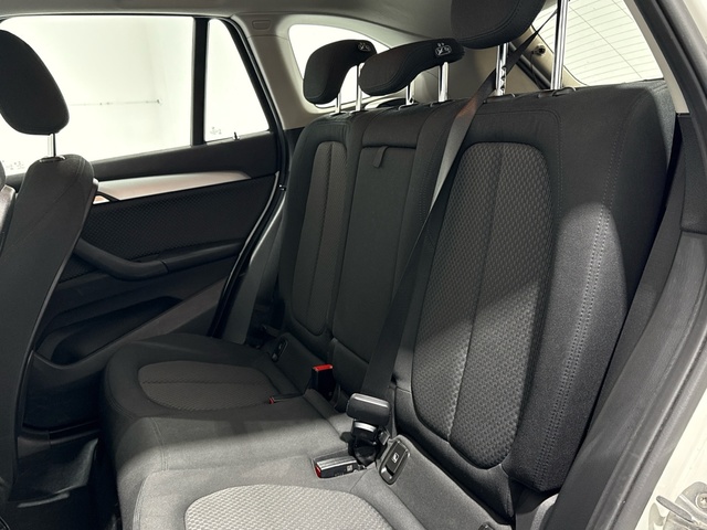 BMW X1 sDrive18d color Blanco. Año 2019. 110KW(150CV). Diésel. En concesionario Auto Premier, S.A. - ALCALÁ DE HENARES de Madrid