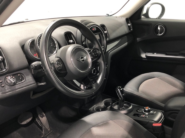 fotoG 12 del MINI MINI Countryman Cooper 100 kW (136 CV) 136cv Gasolina del 2020 en Madrid