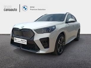 Fotos de BMW iX2 eDrive20 color Blanco. Año 2024. 150KW(204CV). Eléctrico. En concesionario TACO de Sta. C. Tenerife