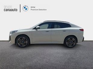 Fotos de BMW iX2 eDrive20 color Blanco. Año 2024. 150KW(204CV). Eléctrico. En concesionario TACO de Sta. C. Tenerife