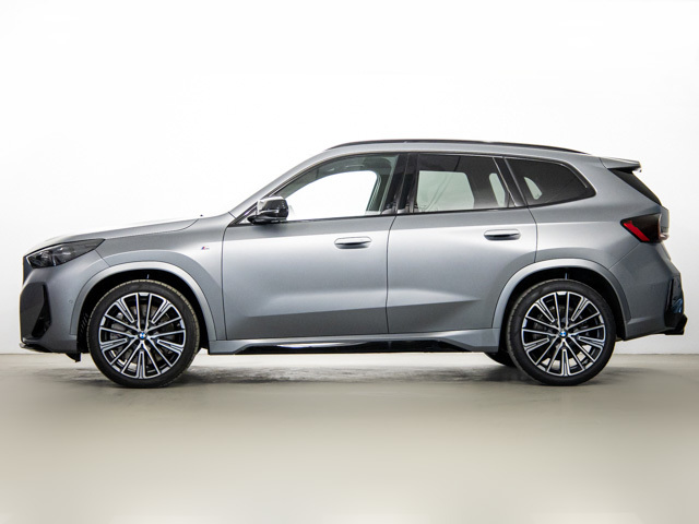 BMW X1 M35i color Gris. Año 2024. 221KW(300CV). Gasolina. En concesionario BMW Fuenteolid Valladolid de Valladolid