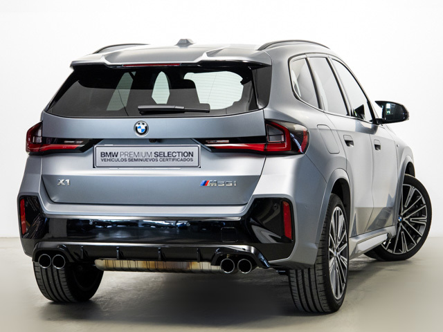 BMW X1 M35i color Gris. Año 2024. 221KW(300CV). Gasolina. En concesionario BMW Fuenteolid Valladolid de Valladolid