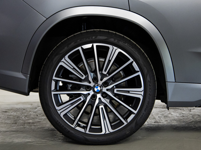 BMW X1 M35i color Gris. Año 2024. 221KW(300CV). Gasolina. En concesionario BMW Fuenteolid Valladolid de Valladolid