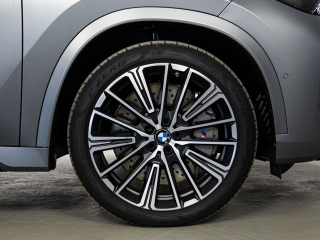 BMW X1 M35i color Gris. Año 2024. 221KW(300CV). Gasolina. En concesionario BMW Fuenteolid Valladolid de Valladolid