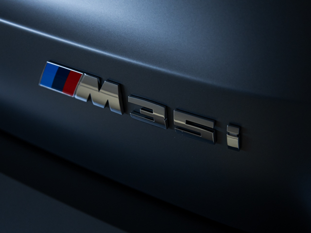 BMW X1 M35i color Gris. Año 2024. 221KW(300CV). Gasolina. En concesionario BMW Fuenteolid Valladolid de Valladolid