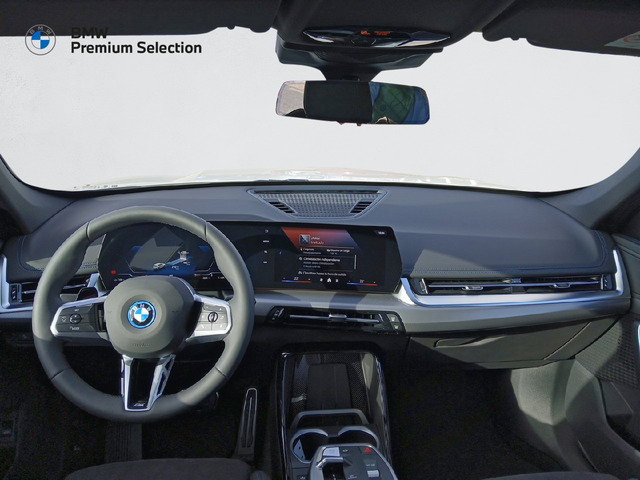 BMW iX1 eDrive20 color Blanco. Año 2025. 150KW(204CV). Eléctrico. En concesionario Adler Motor S.L. TOLEDO de Toledo