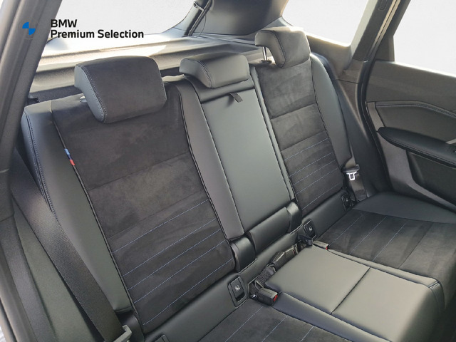 BMW iX1 eDrive20 color Blanco. Año 2025. 150KW(204CV). Eléctrico. En concesionario Adler Motor S.L. TOLEDO de Toledo