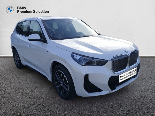 BMW iX1 eDrive20 color Blanco. Año 2025. 150KW(204CV). Eléctrico. En concesionario Adler Motor S.L. TOLEDO de Toledo
