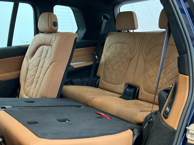 BMW X7 xDrive40d color Azul. Año 2025. 259KW(352CV). Diésel. En concesionario Proa Premium Palma de Baleares